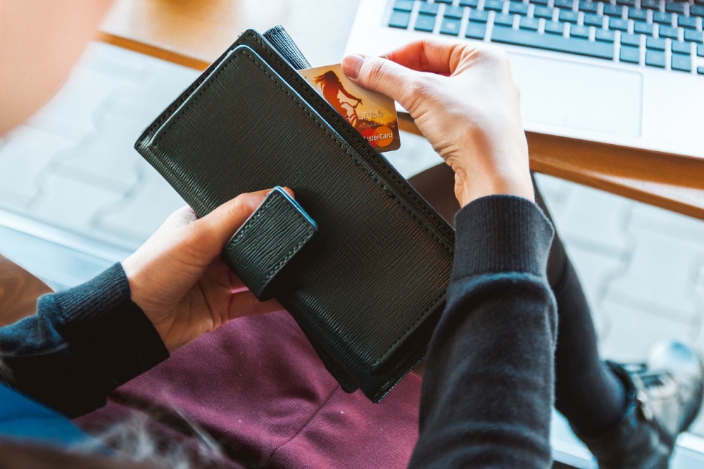 wallet 2125548 1280